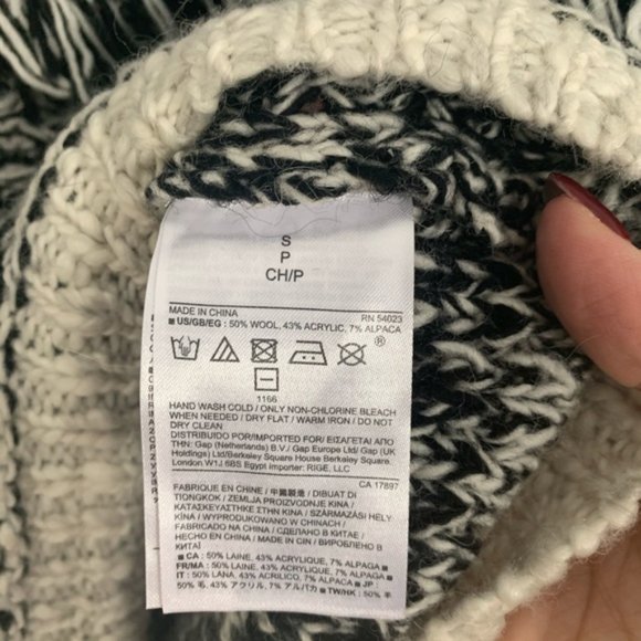 Banana Republic Crew Ruffle Sweater Black Small - Picture 11 of 12